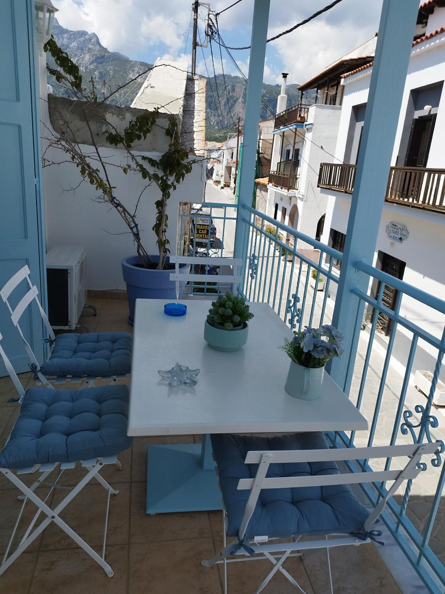 Deja Blue Maisonette *